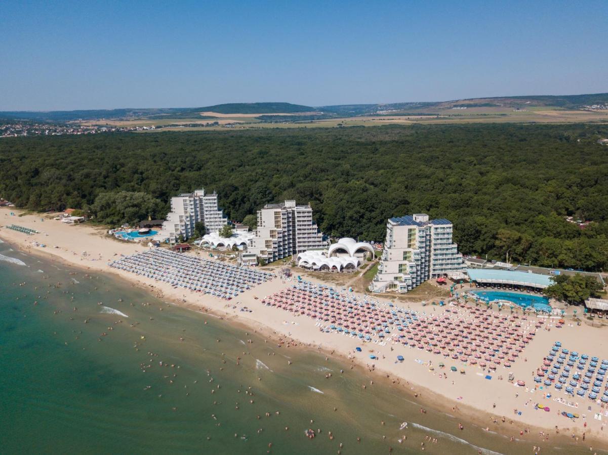 Хотел елица